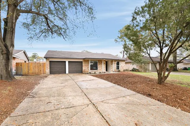 4215 Rosegate Dr, Spring, TX 77373