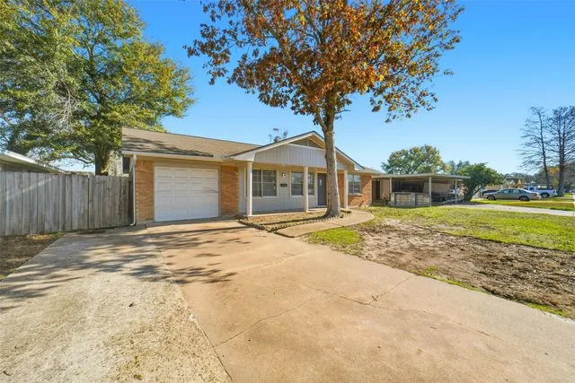 The property Lan a reviewed: Seller · Seaford Drive