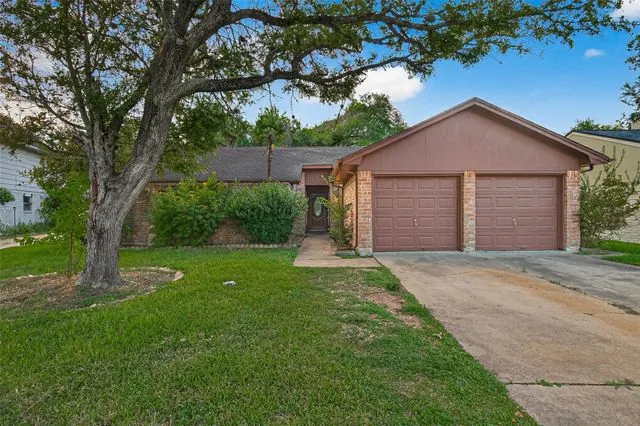The property Russell J reviewed: Buyer · Glen Cove Circle